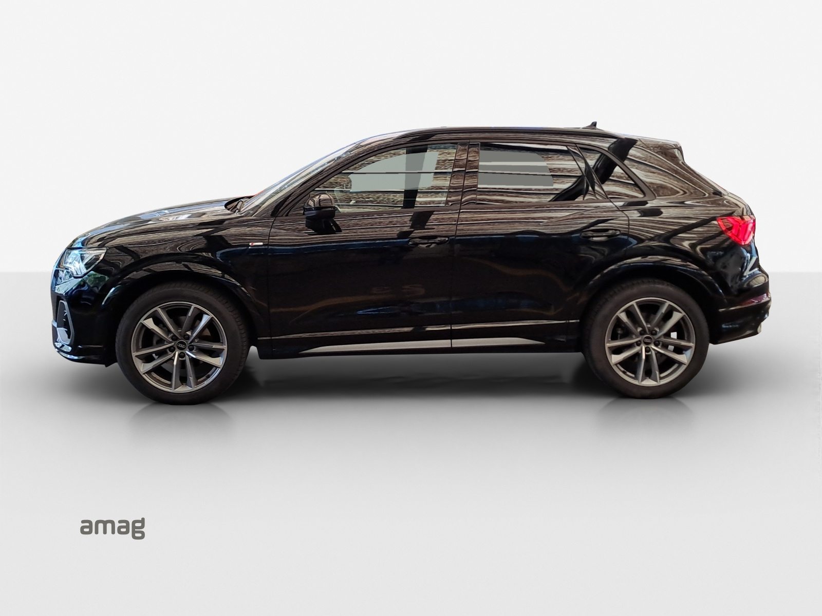 AUDI Q3 35 TFSI S line Attraction, Essence, Occasion / Utilisé, Automatique - 2