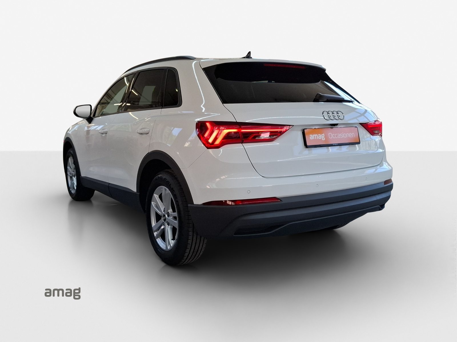 AUDI Q3 35 TFSI Attraction, Essence, Occasion / Utilisé, Automatique - 3