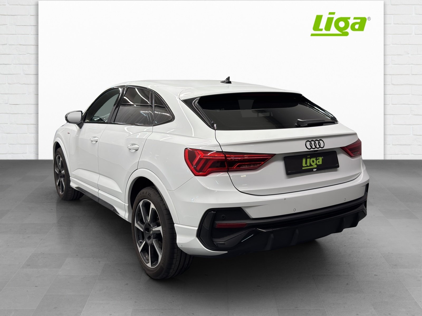 AUDI Q3 Sportback 1.5 35 TFSI S line S-Tronic, Mild-Hybrid Petrol/Electric, Second hand / Used, Automatic - 4