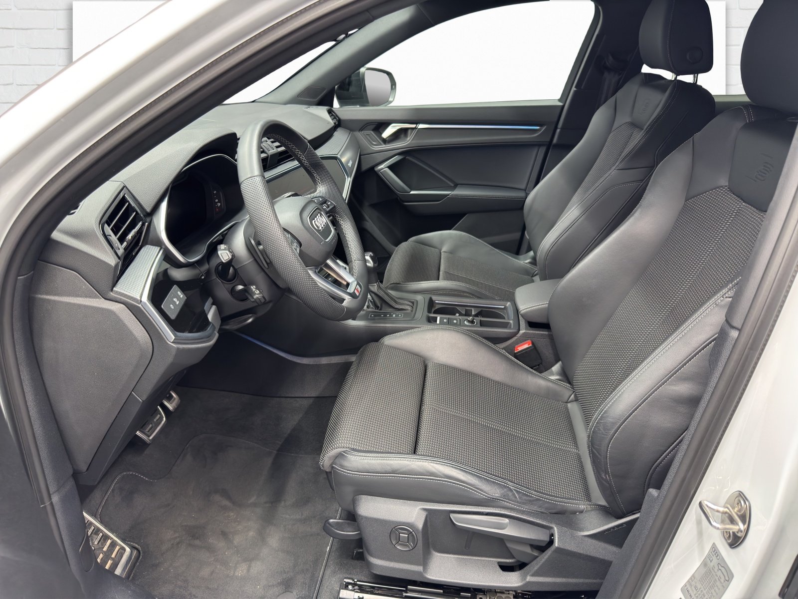 AUDI Q3 Sportback 1.5 35 TFSI S line S-Tronic, Mild-Hybrid Petrol/Electric, Second hand / Used, Automatic - 7