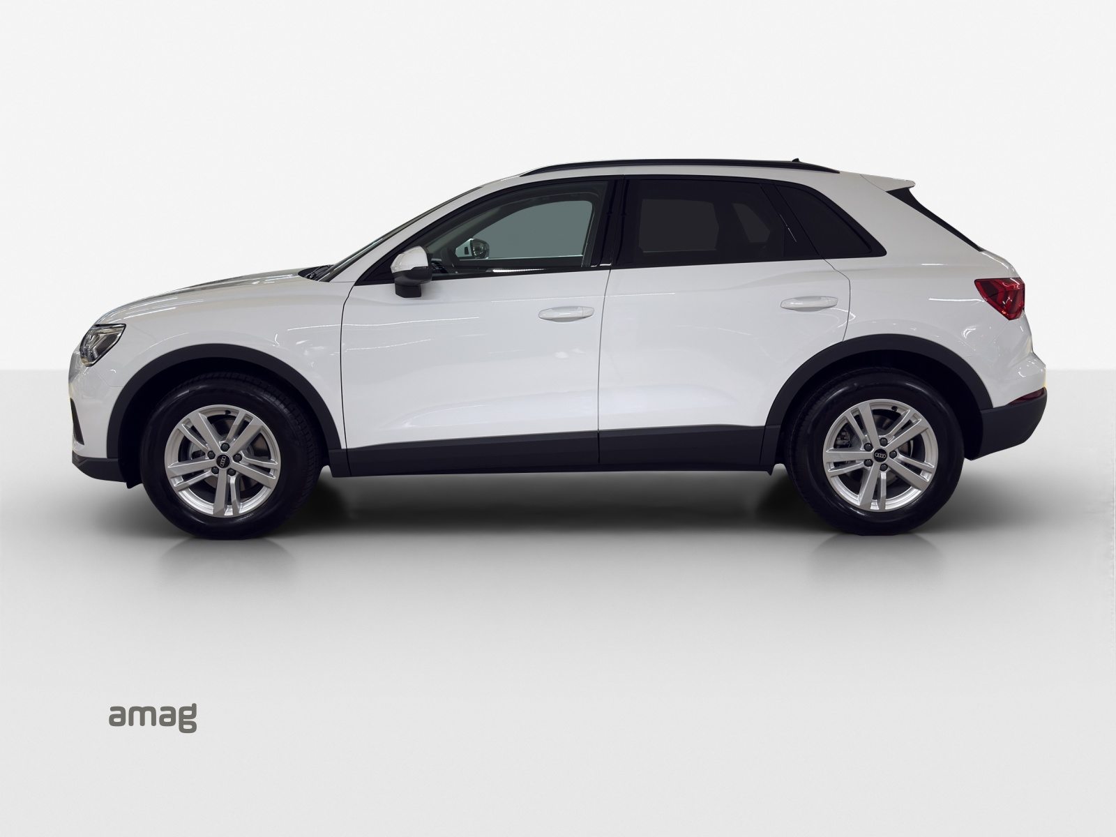 AUDI Q3 35 TFSI Attraction, Benzin, Occasion / Gebraucht, Automatik - 2