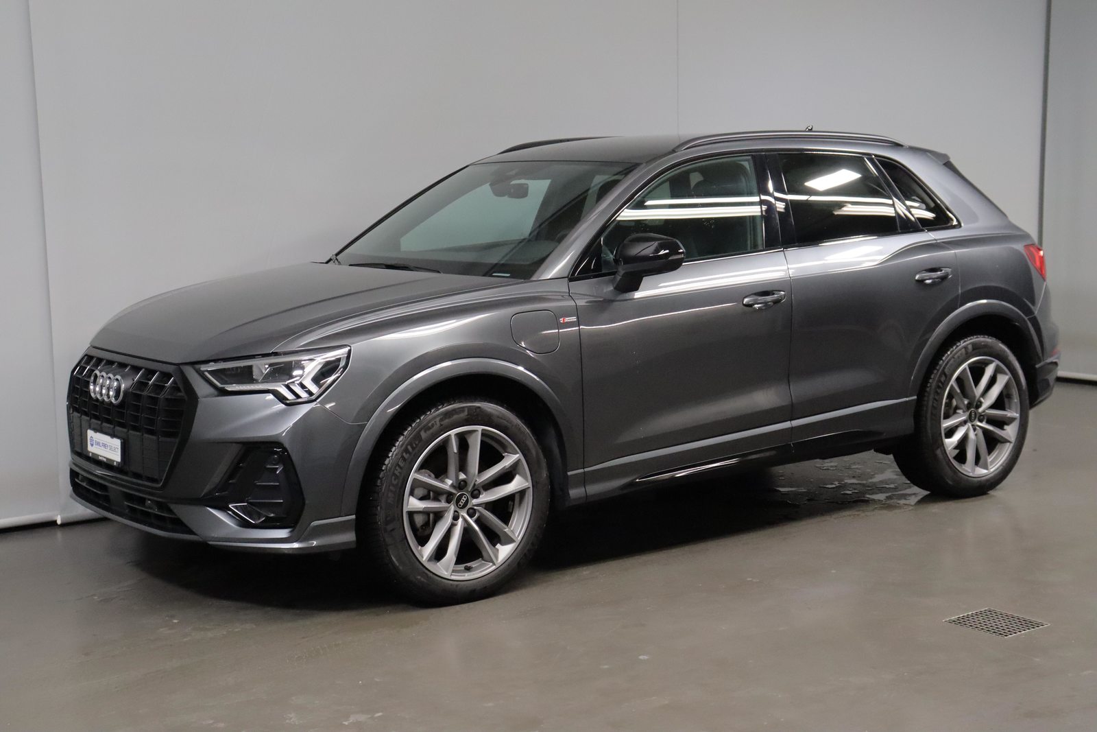 AUDI Q3 1.4 45 TFSI e S line S-Tronic, Plug-in-Hybrid Benzin/Elektro, Occasion / Gebraucht, Automatik - 3