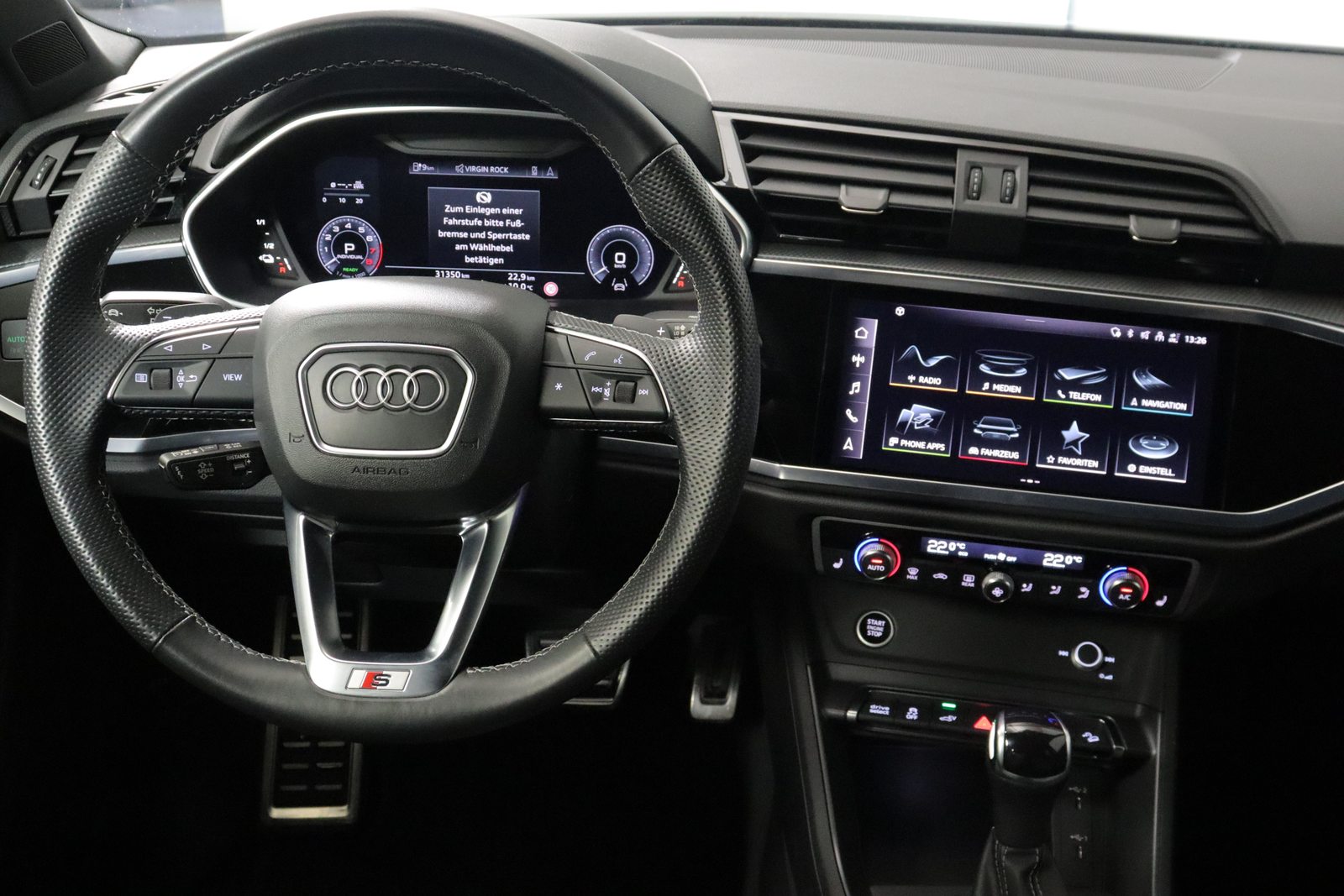 AUDI Q3 1.4 45 TFSI e S line S-Tronic, Plug-in-Hybrid Benzin/Elektro, Occasion / Gebraucht, Automatik - 7