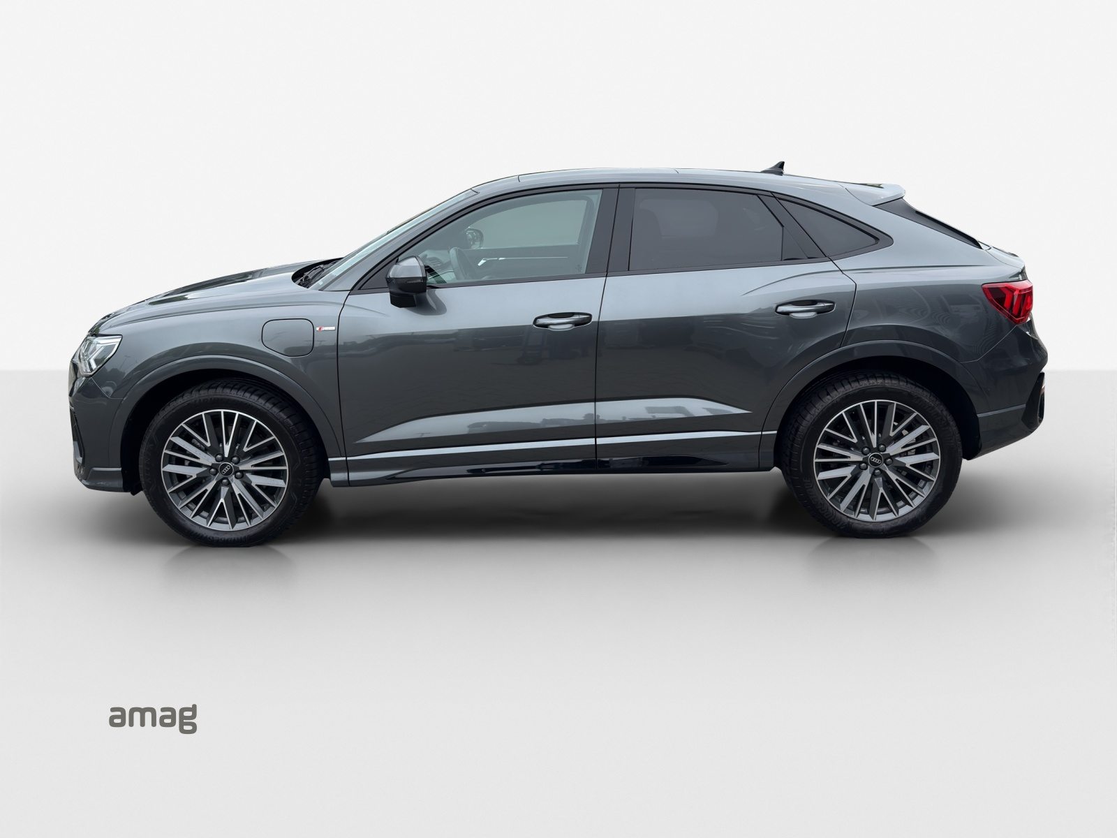 AUDI Q3 Sportback 45 TFSI e S line, Hybride Intégral Essence/Électricité, Occasion / Utilisé, Automatique - 2