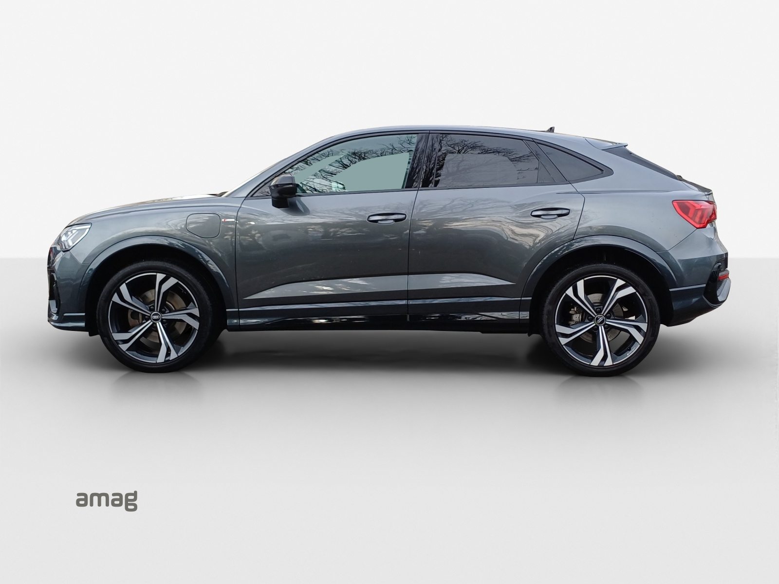 AUDI Q3 Sportback 45 TFSI e S line Attraction, Voll-Hybrid Benzin/Elektro, Occasion / Gebraucht, Automatik - 3