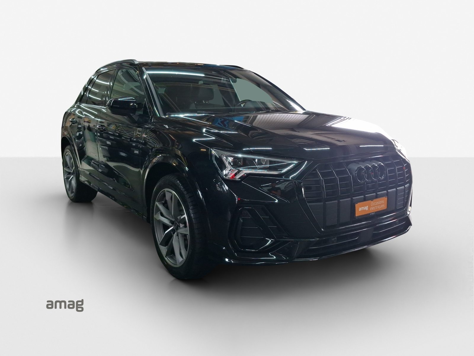 AUDI Q3 45 TFSI e S line Attraction, Hybride Intégral Essence/Électricité, Occasion / Utilisé, Automatique - 7