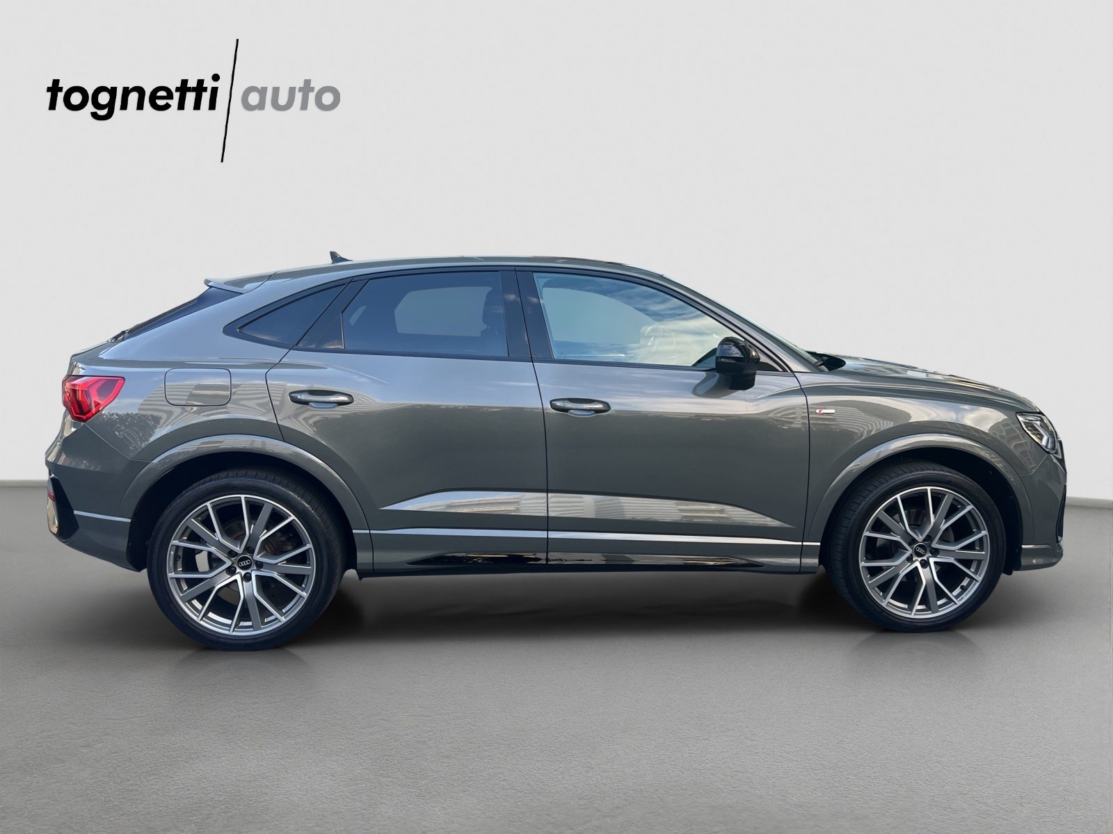 AUDI Q3 Sportback 35 TFSI S line Attraction, Essence, Occasion / Utilisé, Automatique - 3