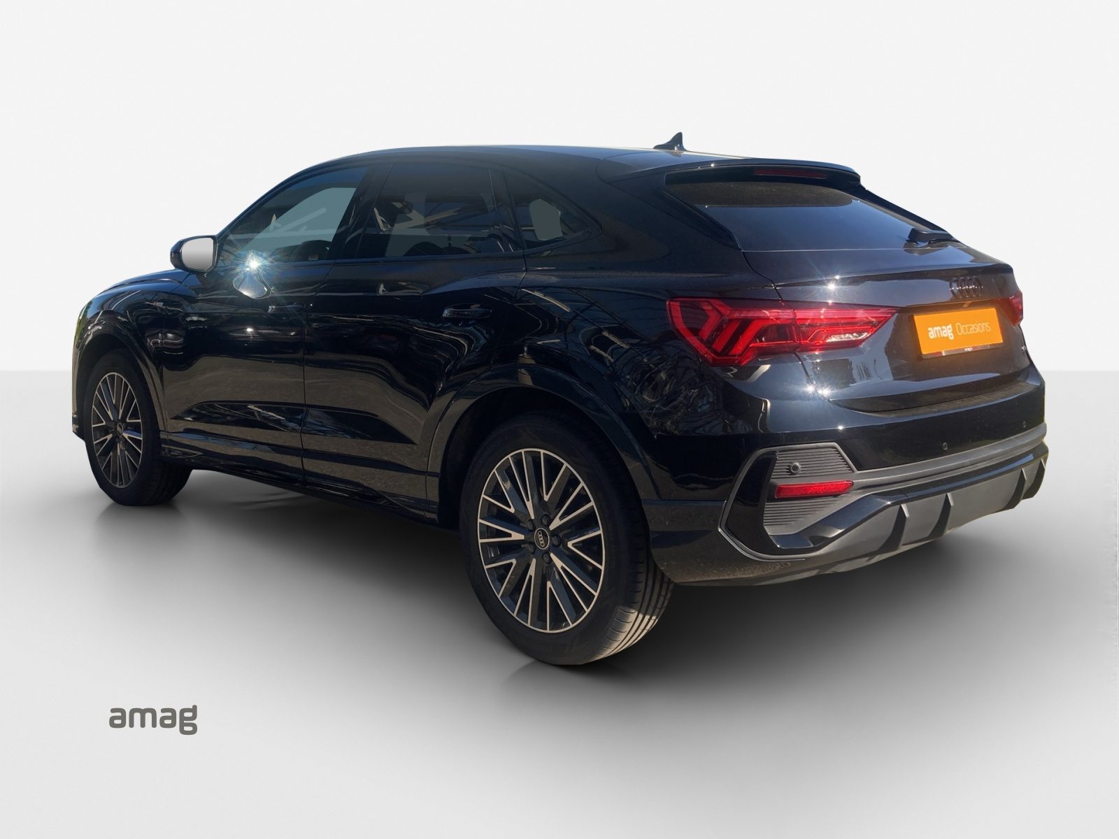 AUDI Q3 Sportback 40 TFSI S line, Benzin, Occasion / Gebraucht, Automatik - 3