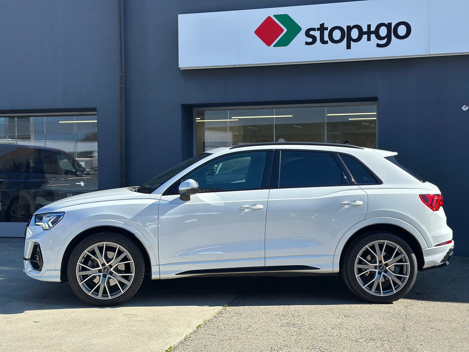 AUDI Q3 45 TFSI S line quattro S-tronic, Petrol, Second hand / Used, Automatic - 3