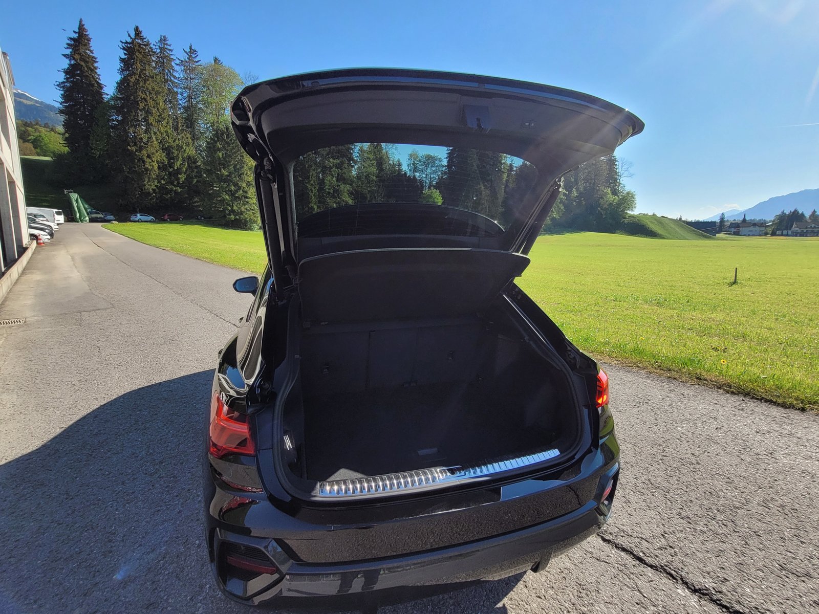AUDI Q3 35 Sportback TFSI Attraction S-tronic *CH-Fahrzeug m, Benzin, Occasion / Gebraucht, Automatik - 7