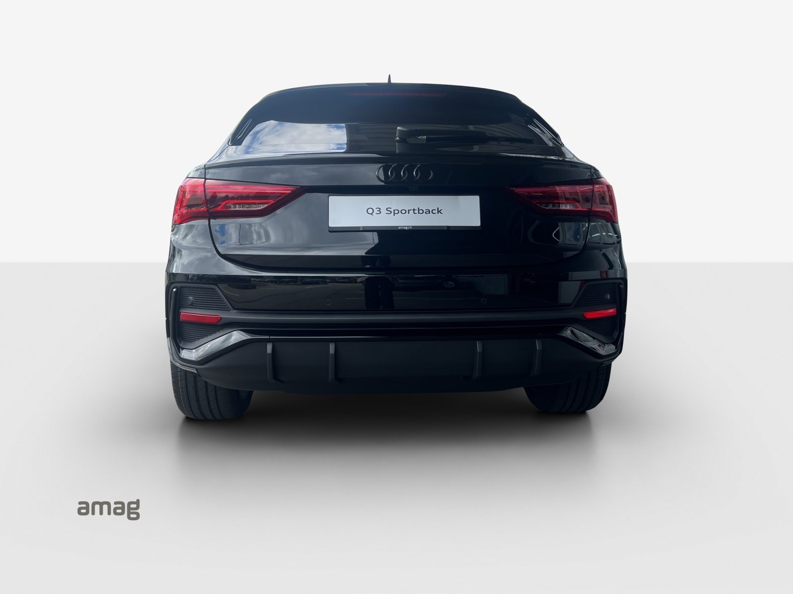 AUDI Q3 Sportback 35 TFSI S line Attraction, Petrol, Second hand / Used, Automatic - 4