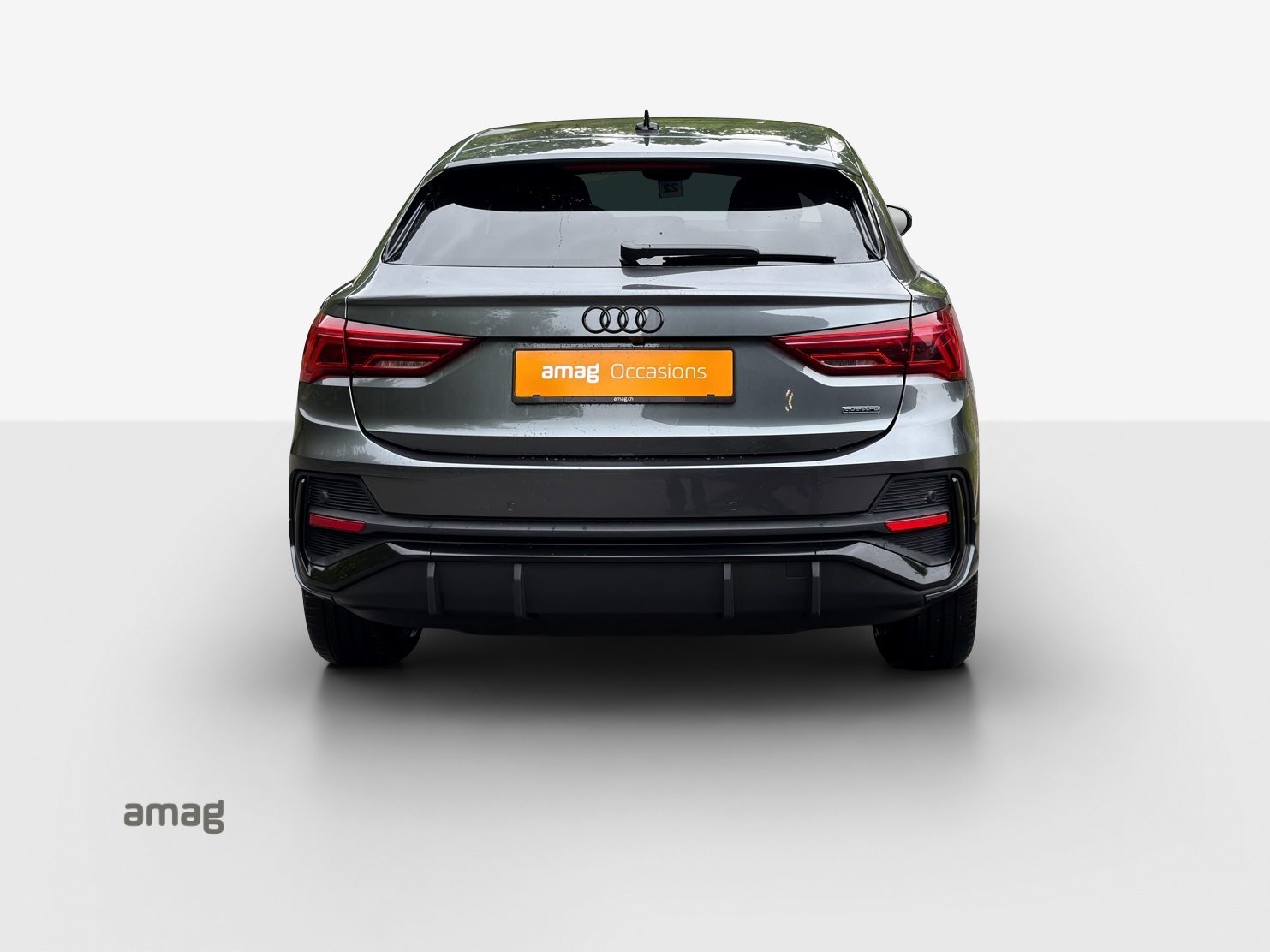 AUDI Q3 Sportback 40 TFSI S line, Petrol, Second hand / Used, Automatic - 4