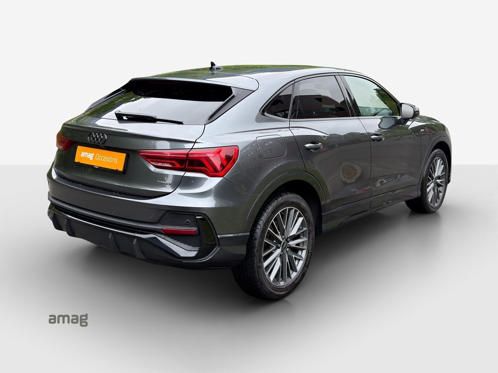 AUDI Q3 Sportback 40 TFSI S line, Petrol, Second hand / Used, Automatic - 5