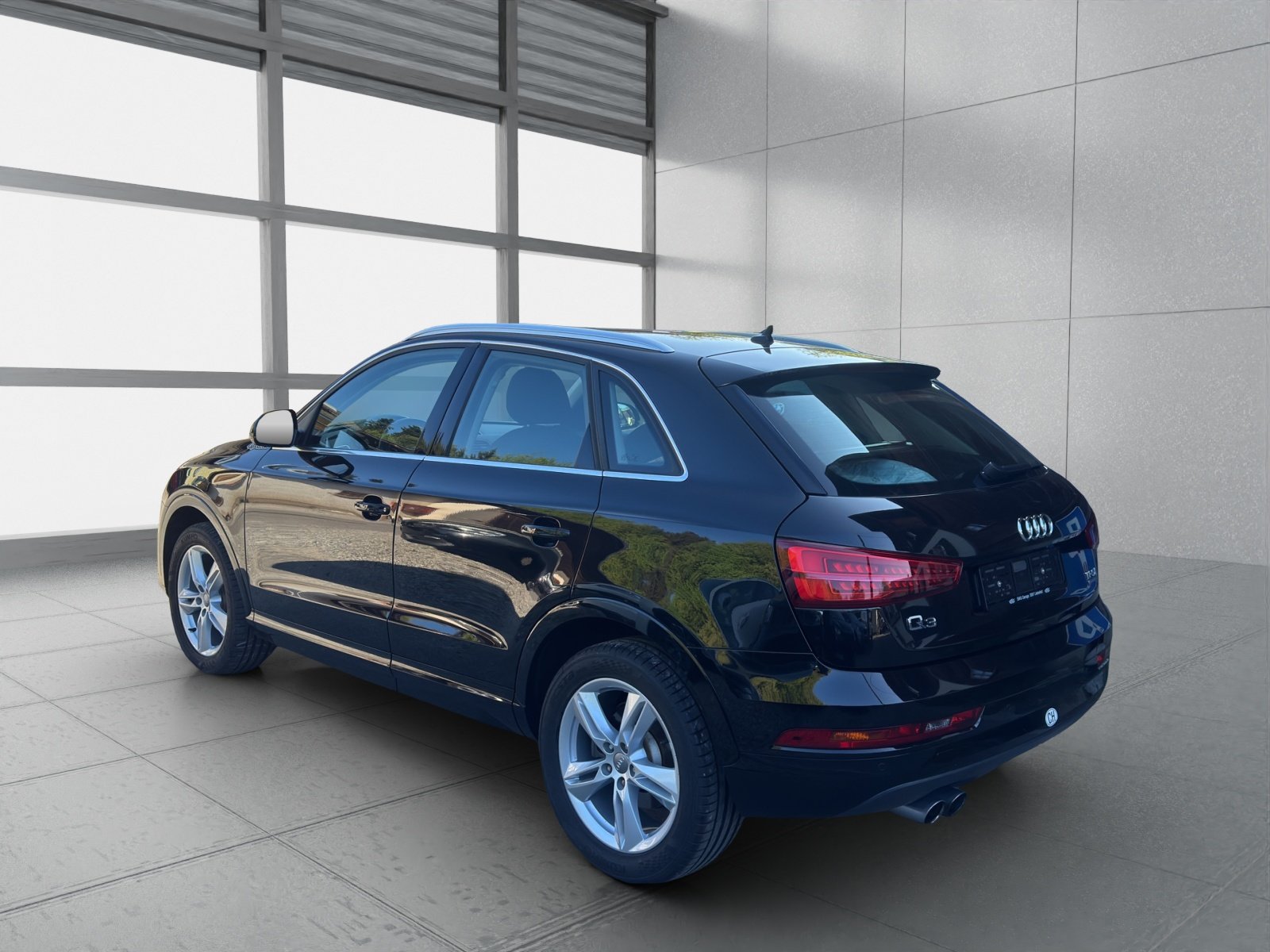 AUDI Q3 2.0 TFSI quattro S-tronic, Benzin, Occasion / Gebraucht, Automatik - 3