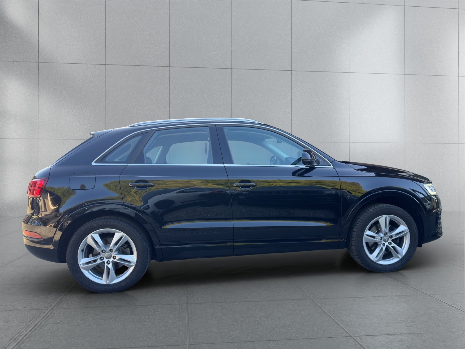 AUDI Q3 2.0 TFSI quattro S-tronic, Benzin, Occasion / Gebraucht, Automatik - 6