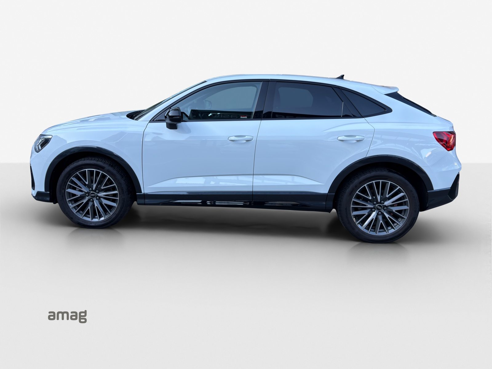 AUDI Q3 Sportback 40 TFSI S line, Essence, Occasion / Utilisé, Automatique - 2