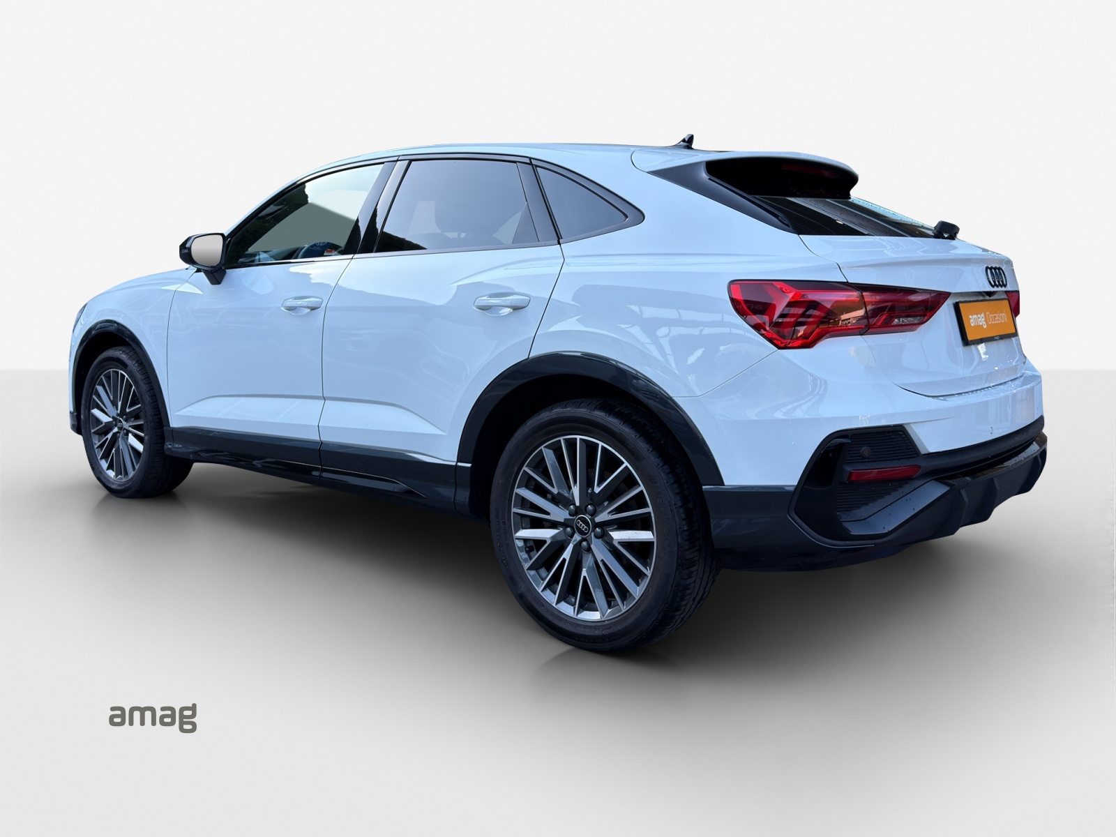 AUDI Q3 Sportback 40 TFSI S line, Essence, Occasion / Utilisé, Automatique - 3