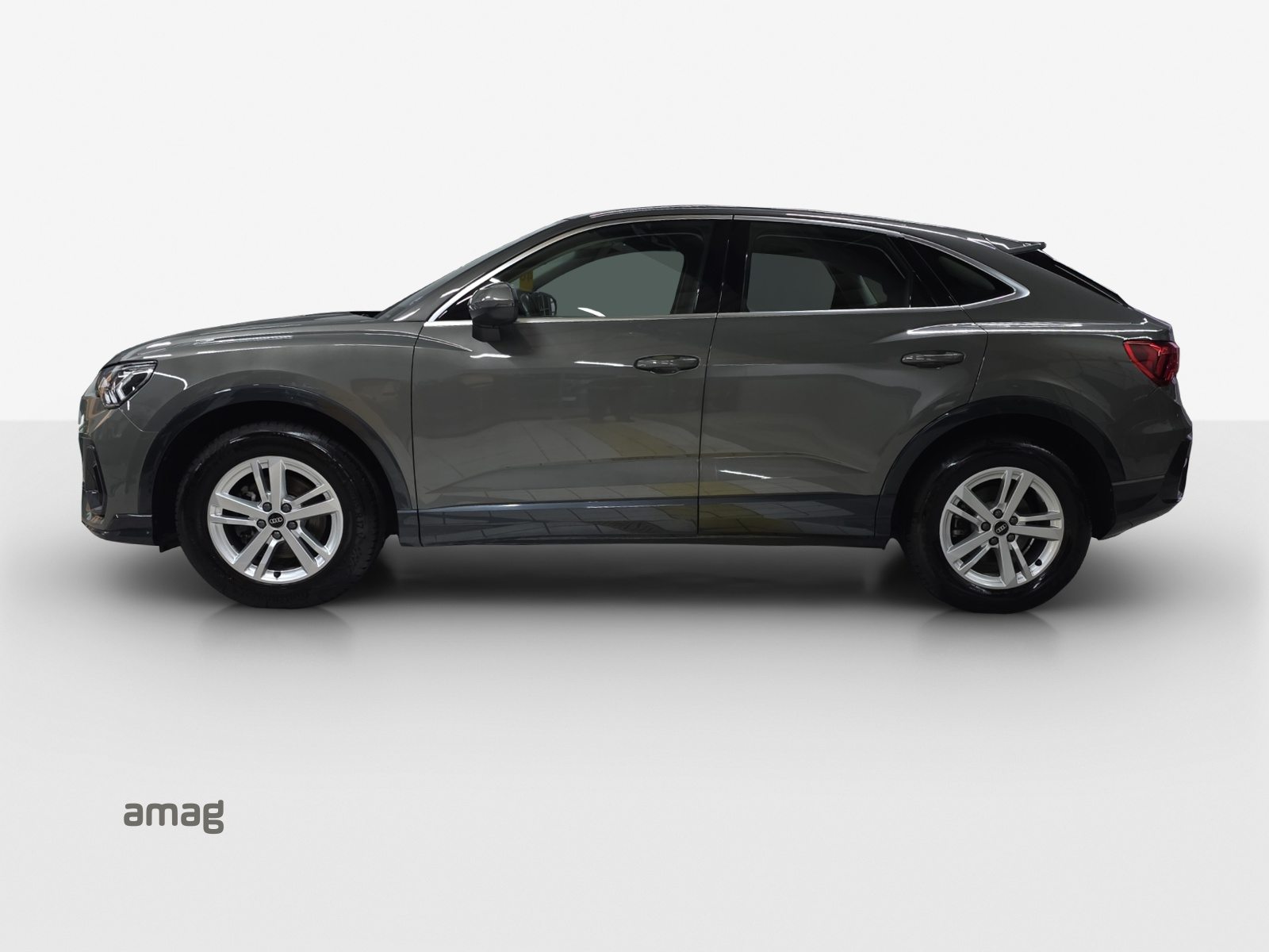 AUDI Q3 Sportback 35 TFSI Attraction, Petrol, Second hand / Used, Automatic - 2