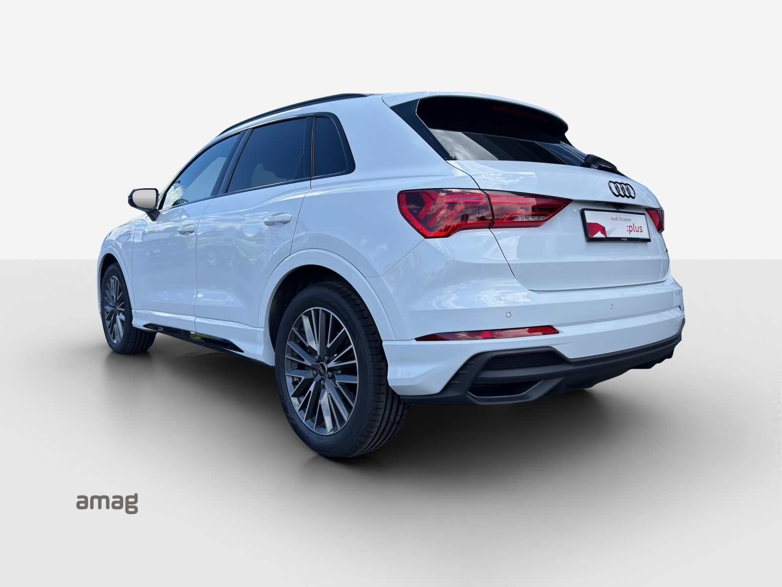 AUDI Q3 40 TFSI S line, Benzin, Occasion / Gebraucht, Automatik - 3