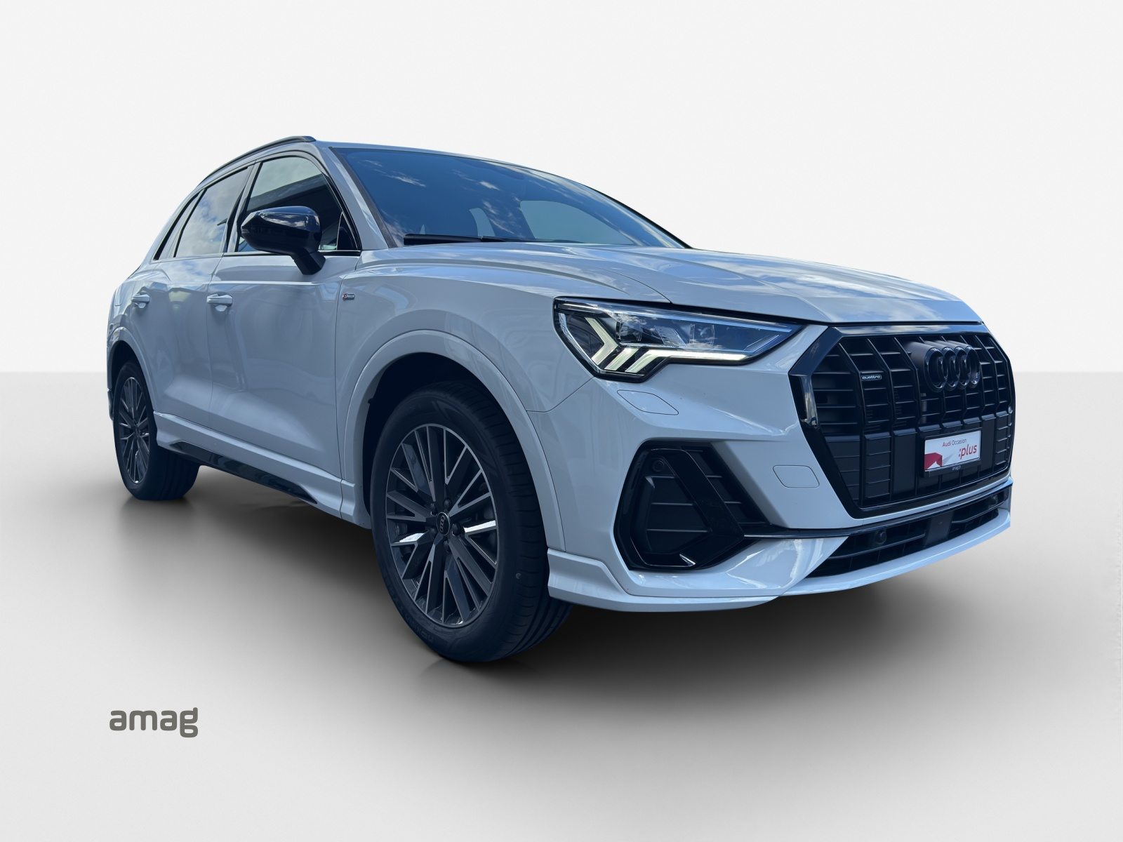 AUDI Q3 40 TFSI S line, Benzin, Occasion / Gebraucht, Automatik - 6