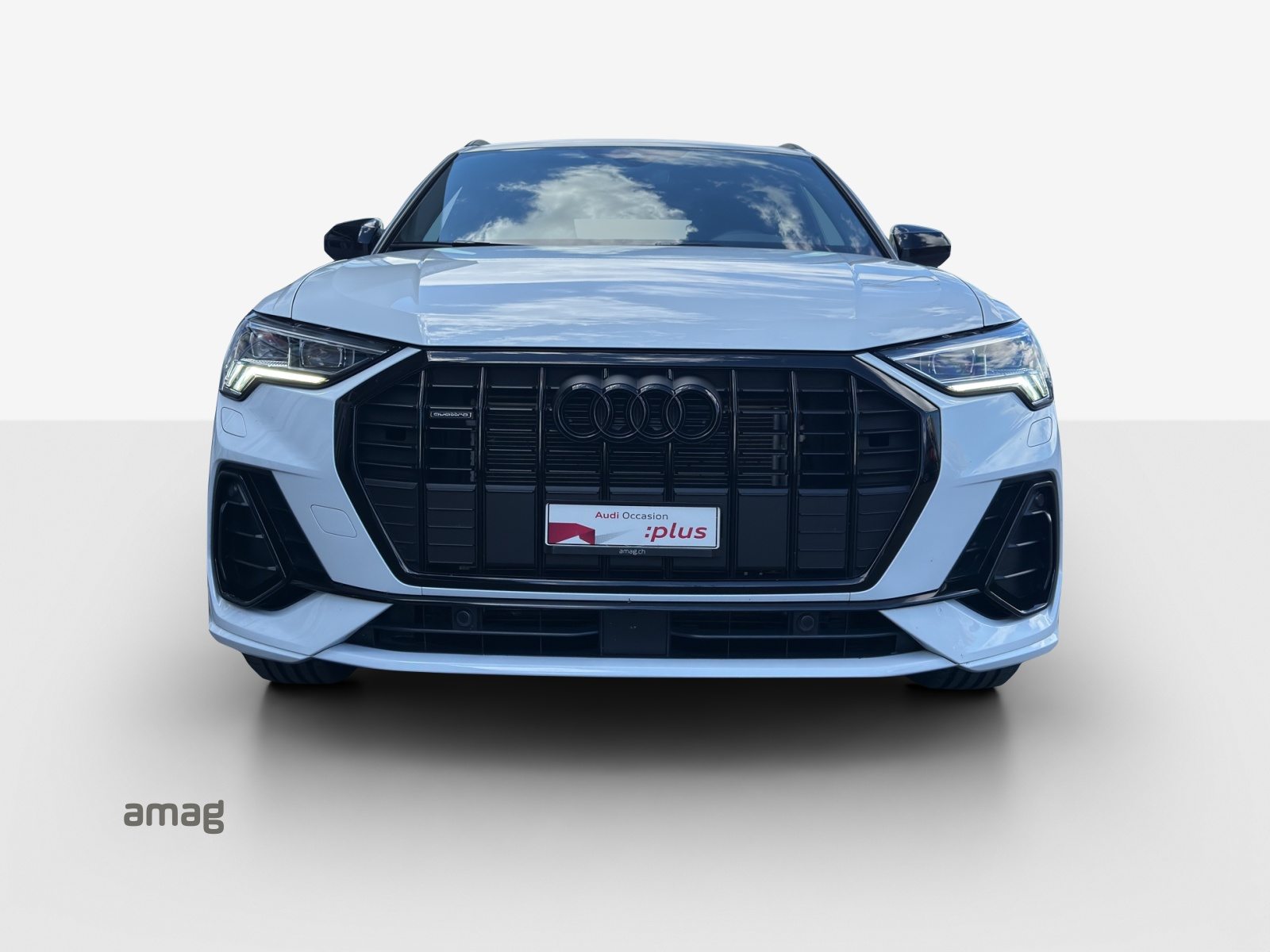 AUDI Q3 40 TFSI S line, Benzin, Occasion / Gebraucht, Automatik - 7