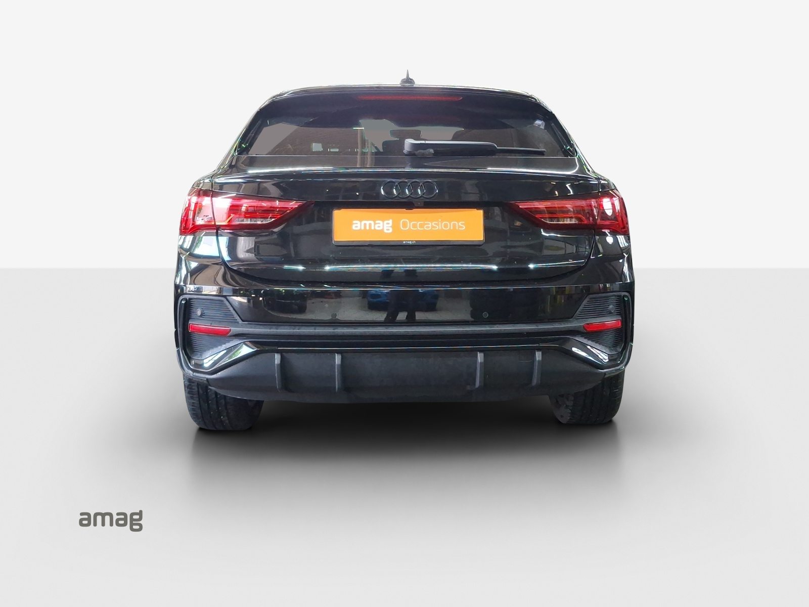 AUDI Q3 Sportback 35 TFSI S line Attraction, Petrol, Second hand / Used, Automatic - 4