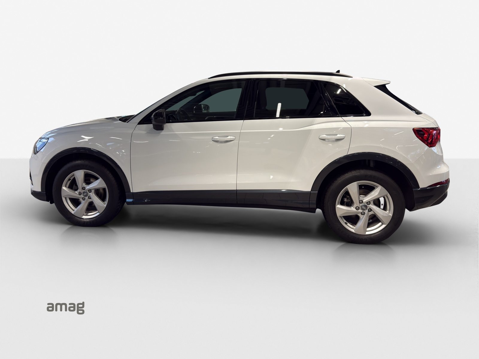 AUDI Q3 35 TDI advanced, Diesel, Second hand / Used, Manual - 2