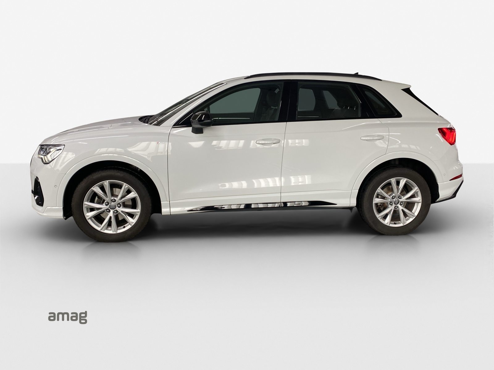 AUDI Q3 35 TDI S line Attraction, Diesel, Second hand / Used, Automatic - 2