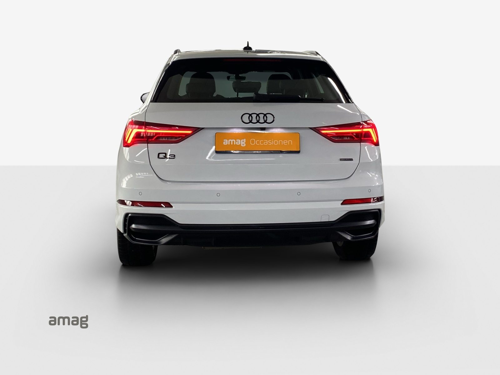 AUDI Q3 35 TDI S line Attraction, Diesel, Second hand / Used, Automatic - 4
