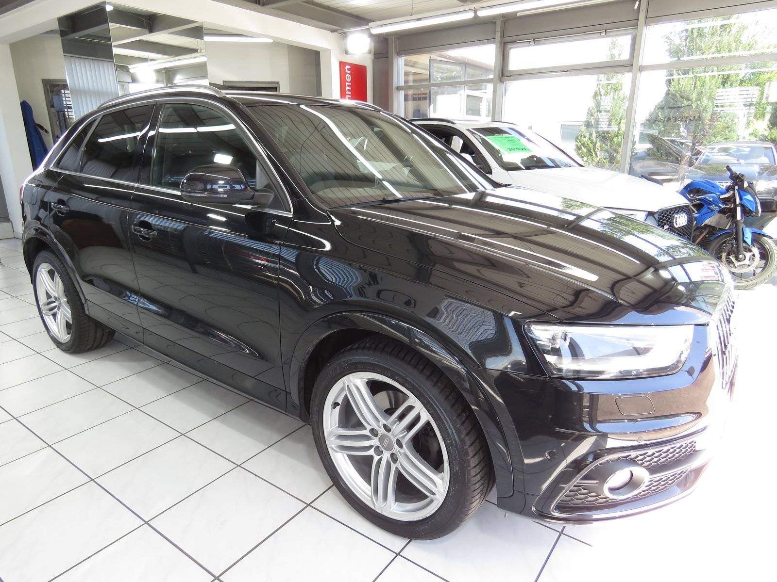AUDI Q3 2.0 TFSI Quattro S-tronic, Benzin, Occasion / Gebraucht, Automatik - 3