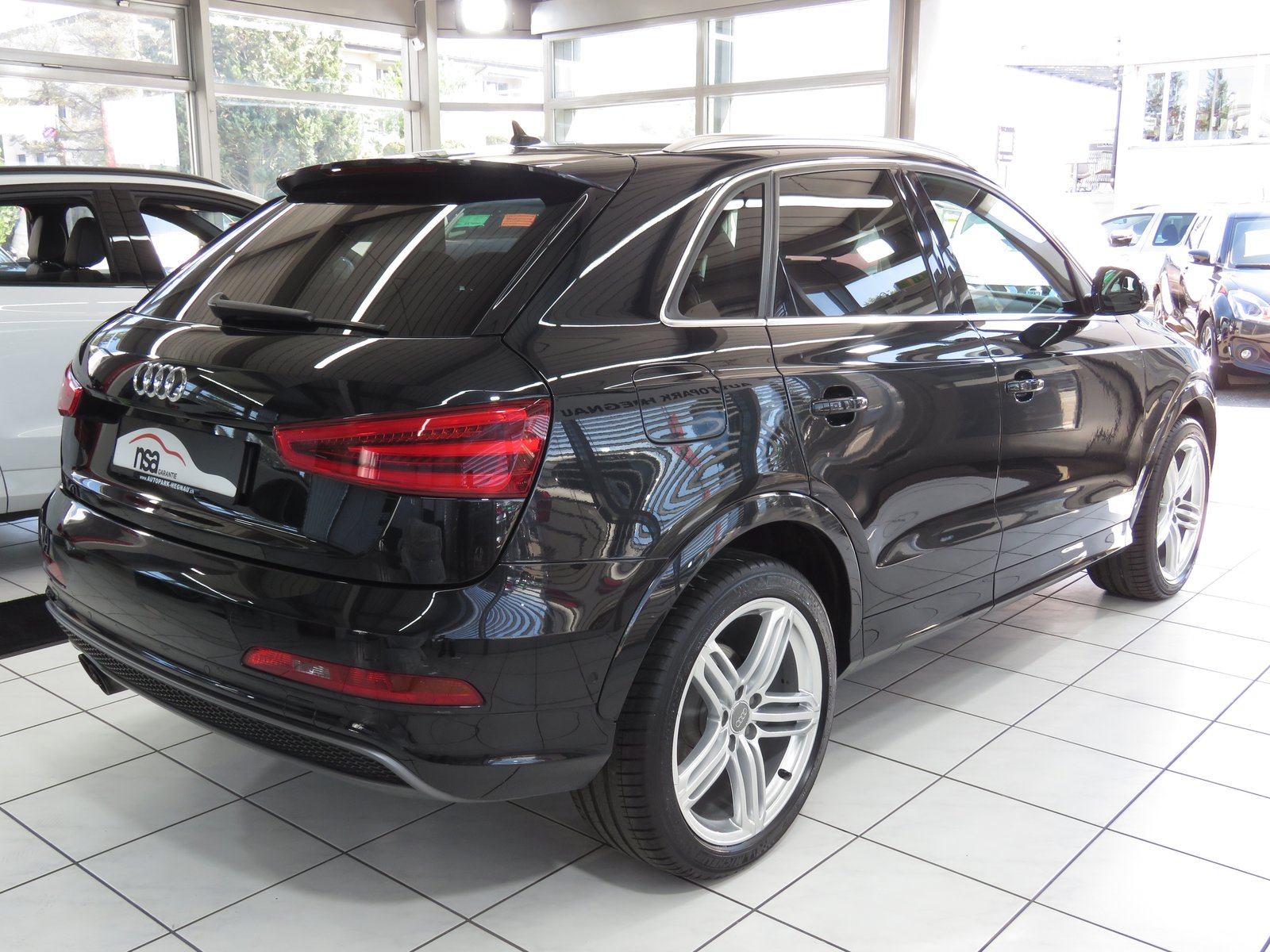 AUDI Q3 2.0 TFSI Quattro S-tronic, Benzin, Occasion / Gebraucht, Automatik - 4