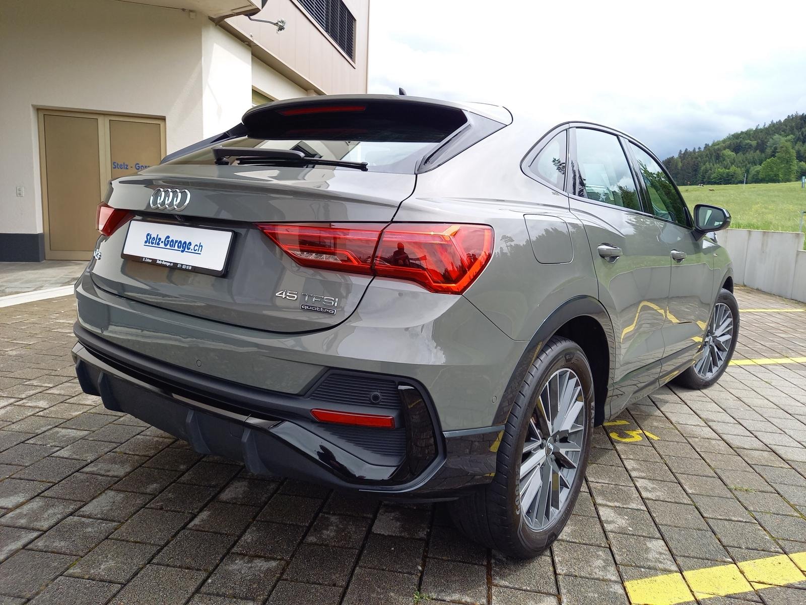 AUDI Q3 Sportback 2.0 45 TFSI S line quattro S-Tronic, Petrol, Second hand / Used, Automatic - 2