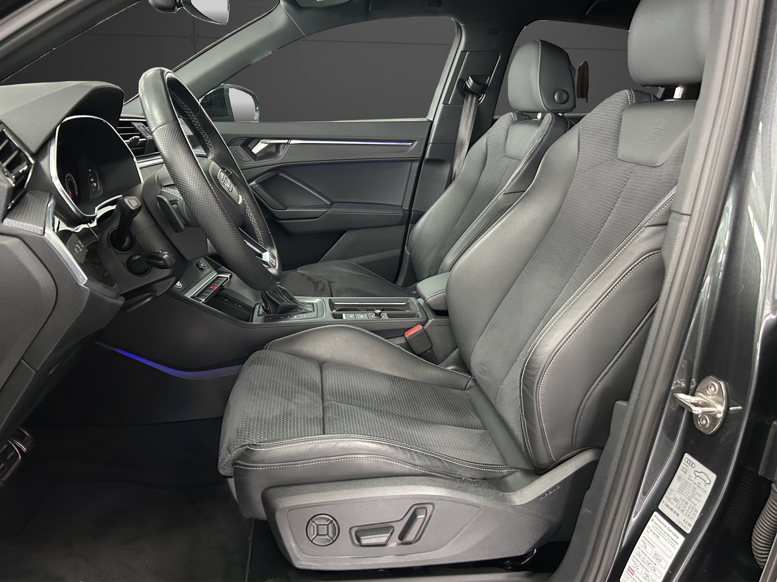 AUDI Q3 Sportback 40 TFSI S line quattro S-tronic, Benzin, Occasion / Gebraucht, Automatik - 6