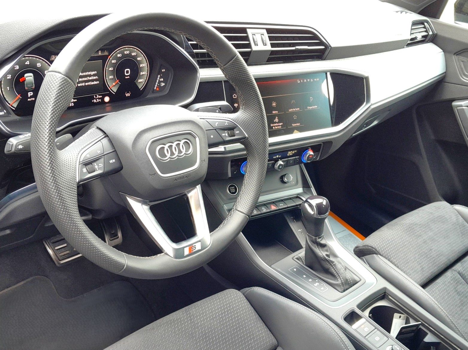AUDI Q3 Sportback 40 TFSI S line, Petrol, Second hand / Used, Automatic - 7