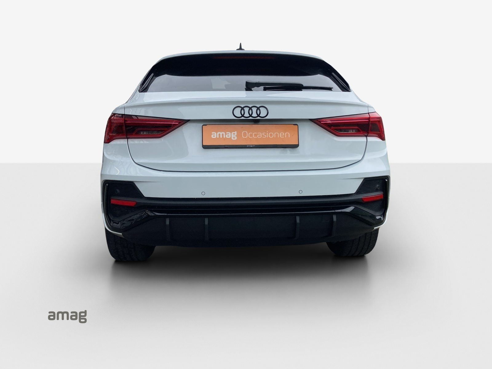 AUDI Q3 Sportback 35 TFSI S line Attraction, Petrol, Second hand / Used, Automatic - 4