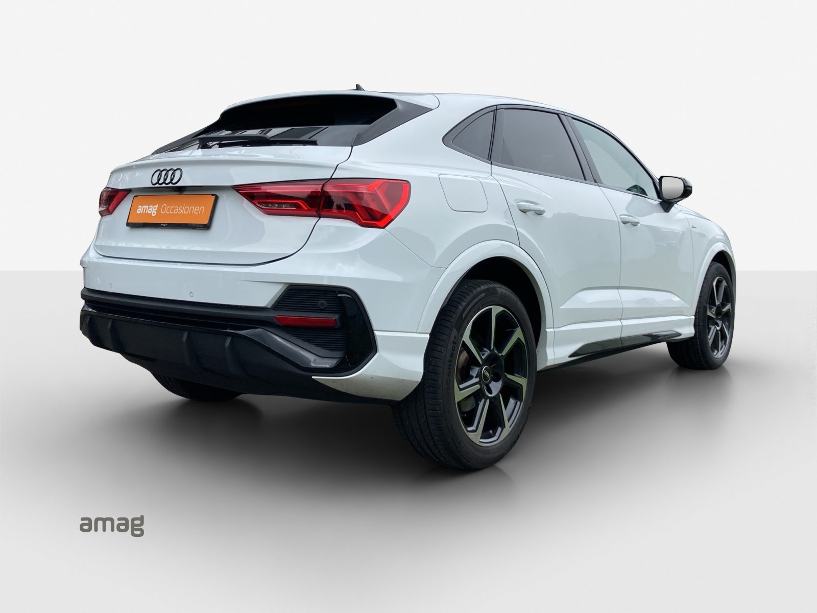 AUDI Q3 Sportback 35 TFSI S line Attraction, Petrol, Second hand / Used, Automatic - 5