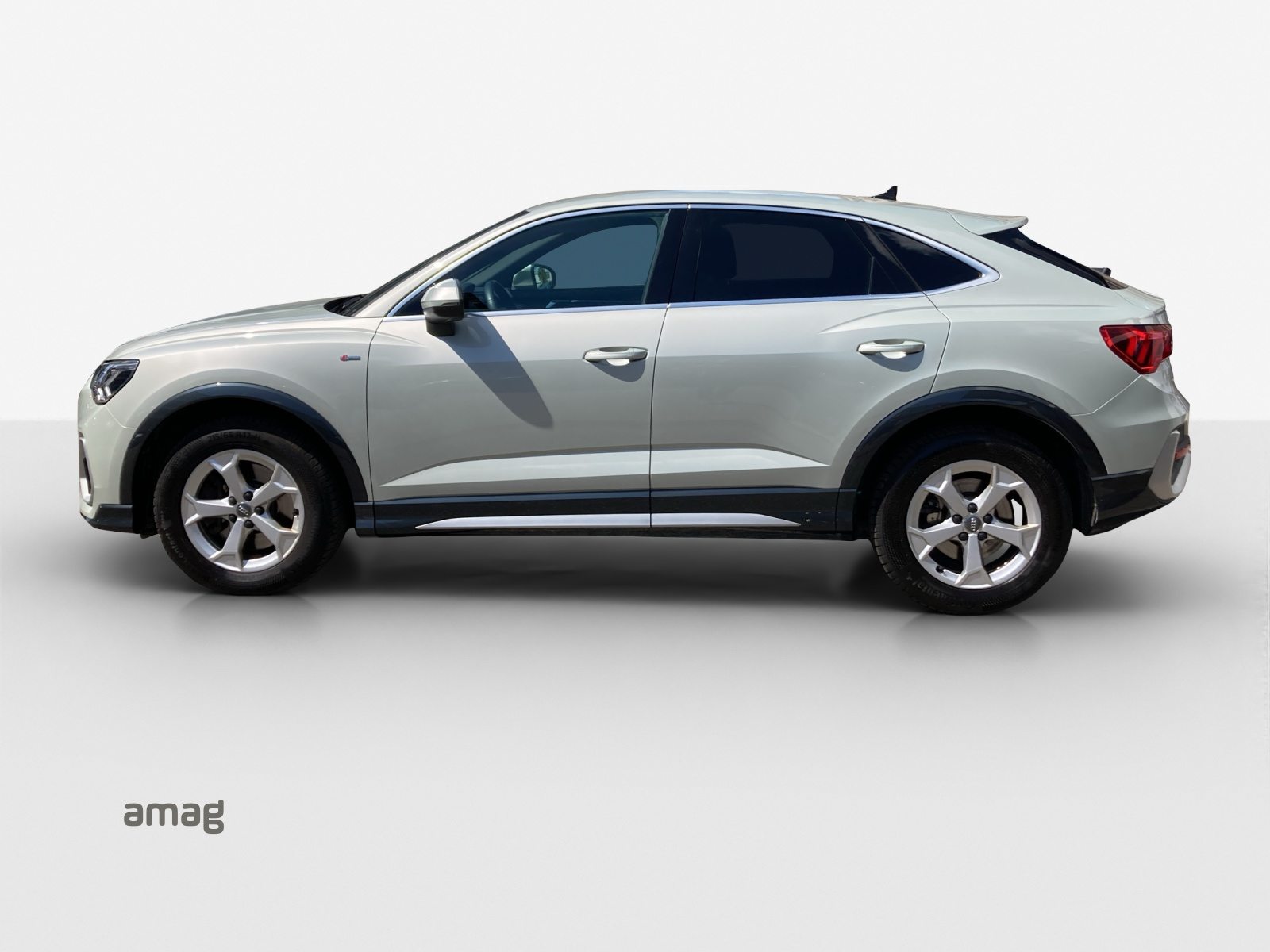AUDI Q3 Sportback 40 TFSI S line, Essence, Occasion / Utilisé, Automatique - 2