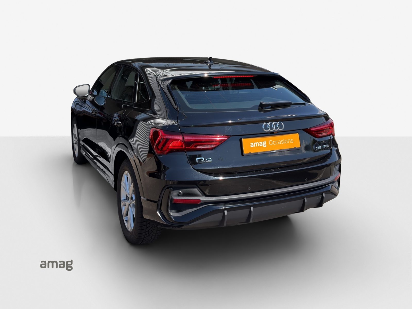 AUDI Q3 Sportback 35 TFSI S line Attraction, Petrol, Second hand / Used, Automatic - 3