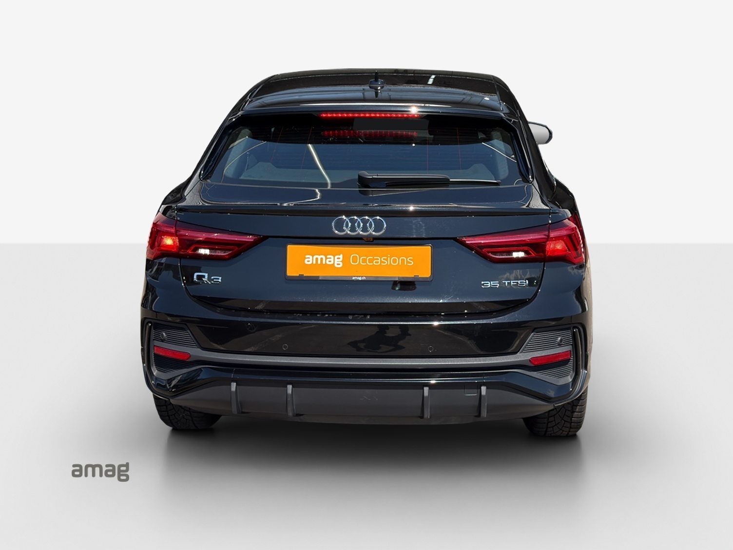 AUDI Q3 Sportback 35 TFSI S line Attraction, Petrol, Second hand / Used, Automatic - 4