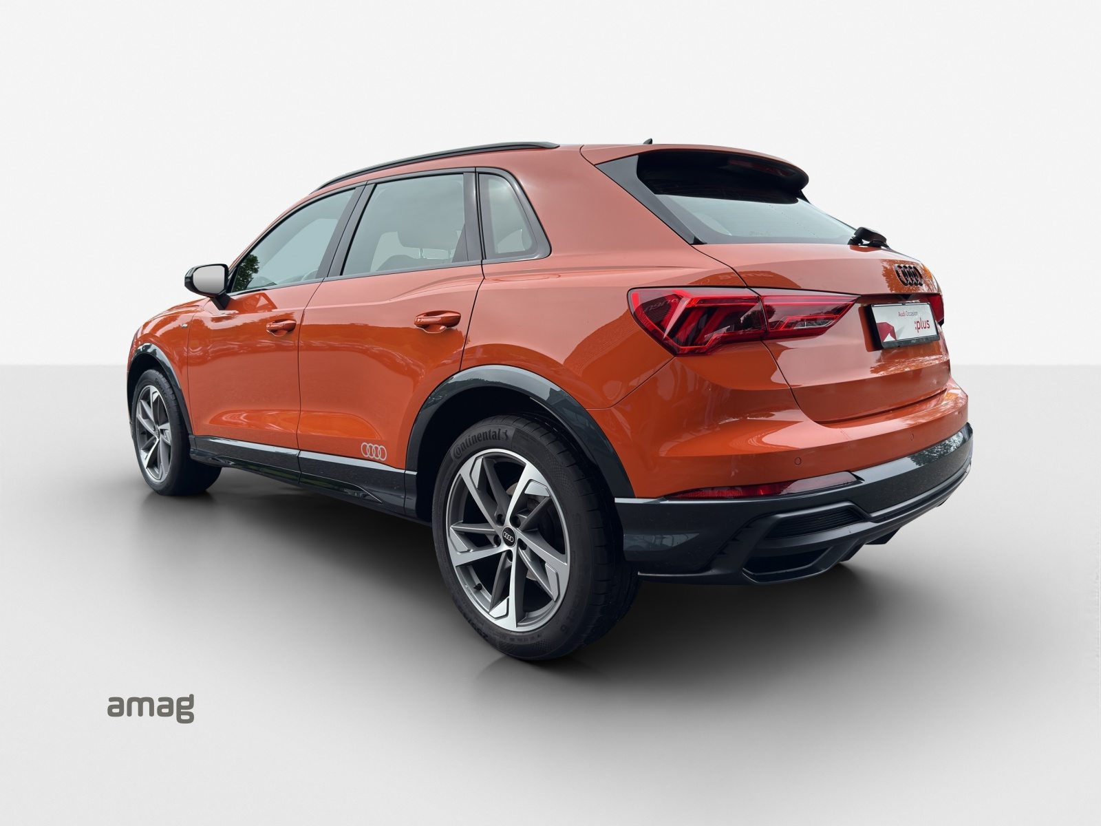 AUDI Q3 35 TFSI S line Attraction, Petrol, Second hand / Used, Automatic - 3