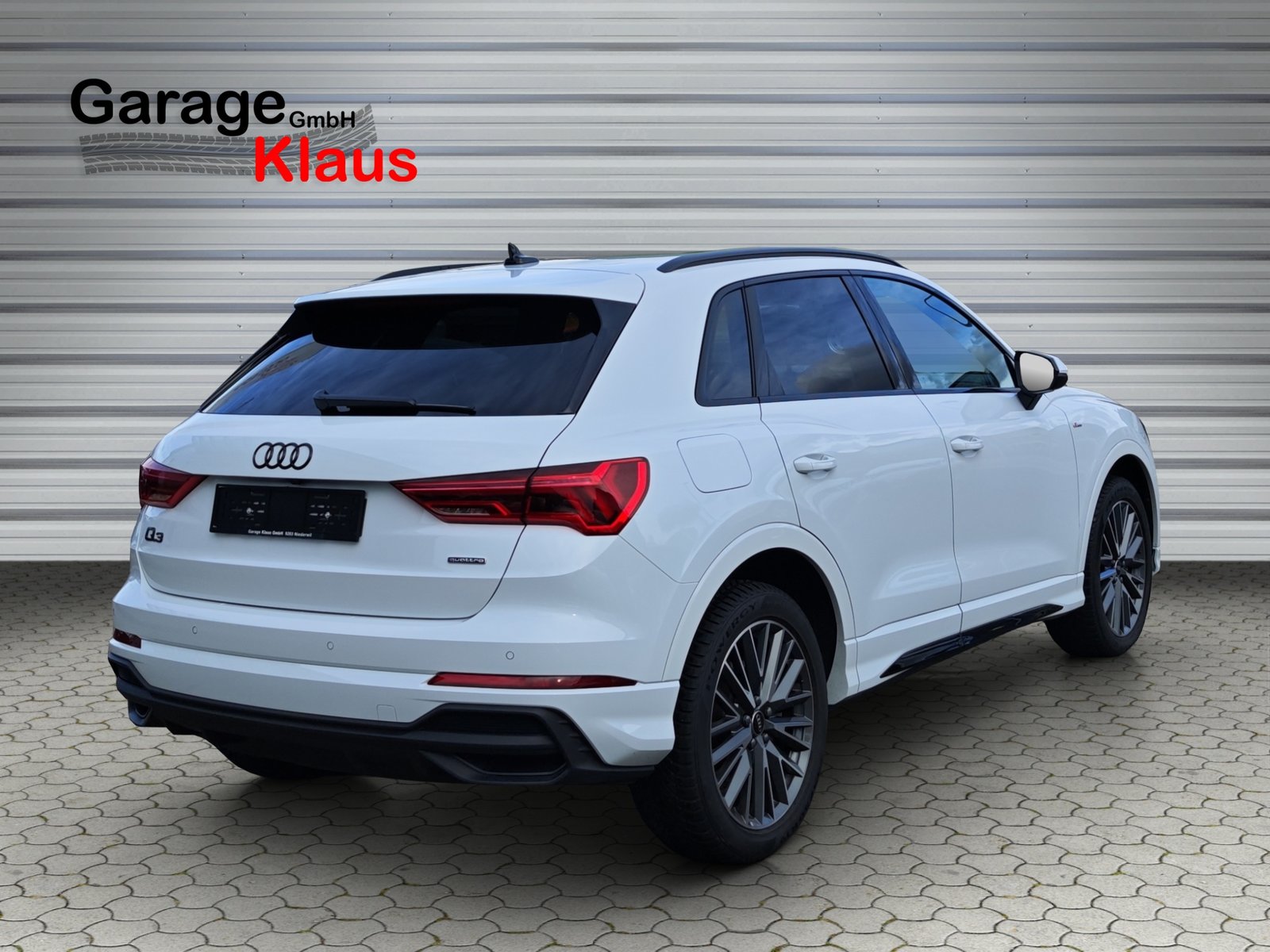AUDI Q3 40 TFSI S line quattro S-tronic, Petrol, Second hand / Used, Automatic - 6