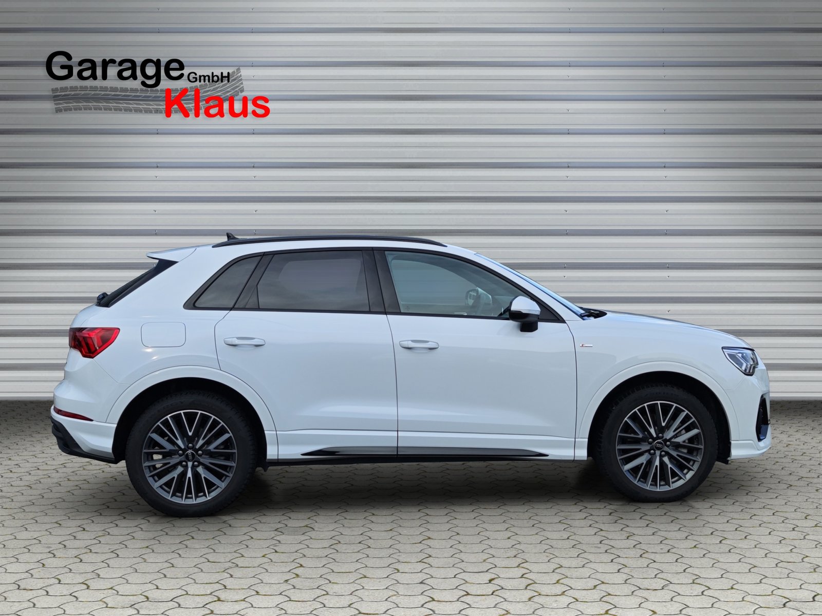 AUDI Q3 40 TFSI S line quattro S-tronic, Petrol, Second hand / Used, Automatic - 7