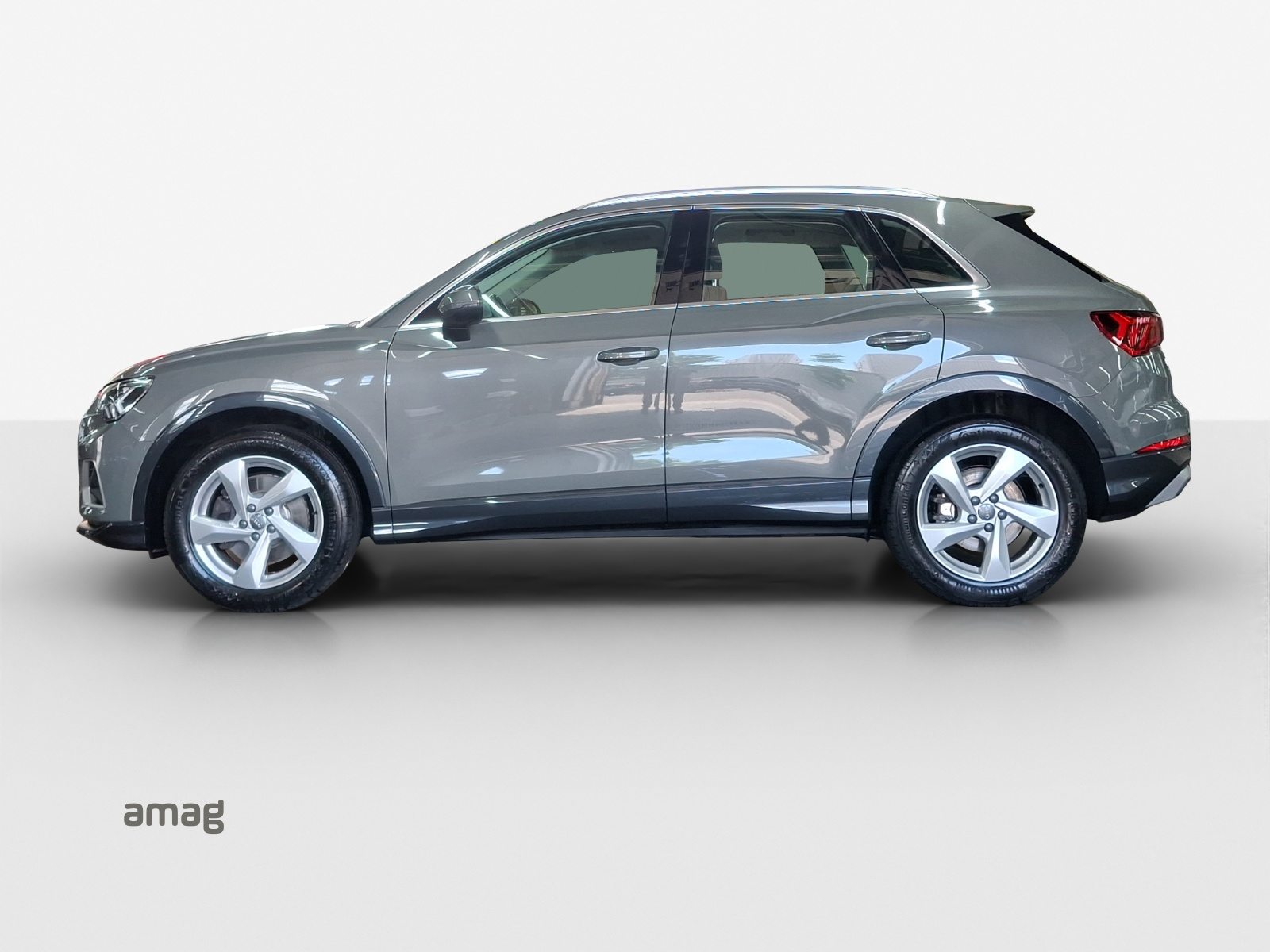 AUDI Q3 40 TFSI advanced, Benzin, Occasion / Gebraucht, Automatik - 2