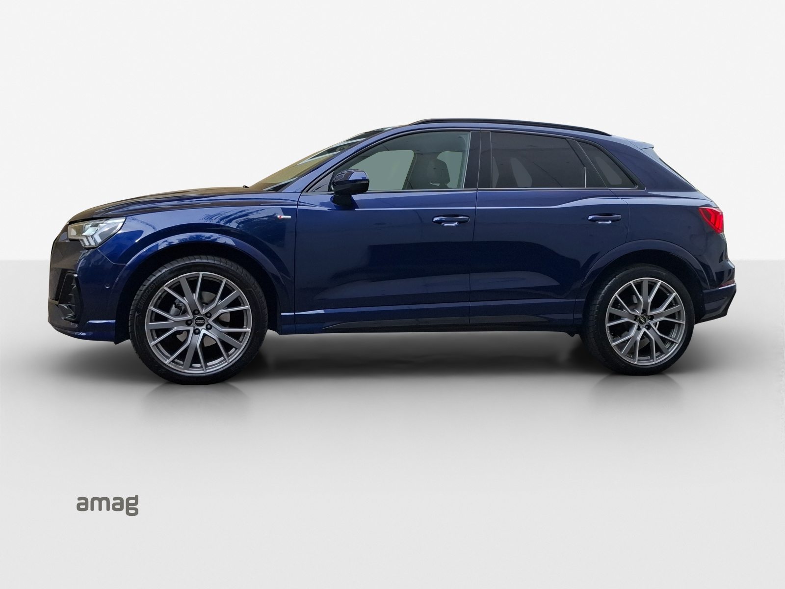 AUDI Q3 35 TFSI S line Attraction, Petrol, Second hand / Used, Automatic - 2