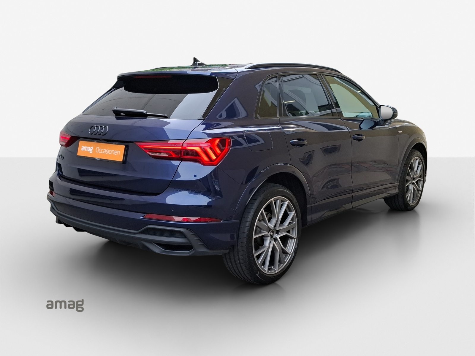 AUDI Q3 35 TFSI S line Attraction, Petrol, Second hand / Used, Automatic - 5