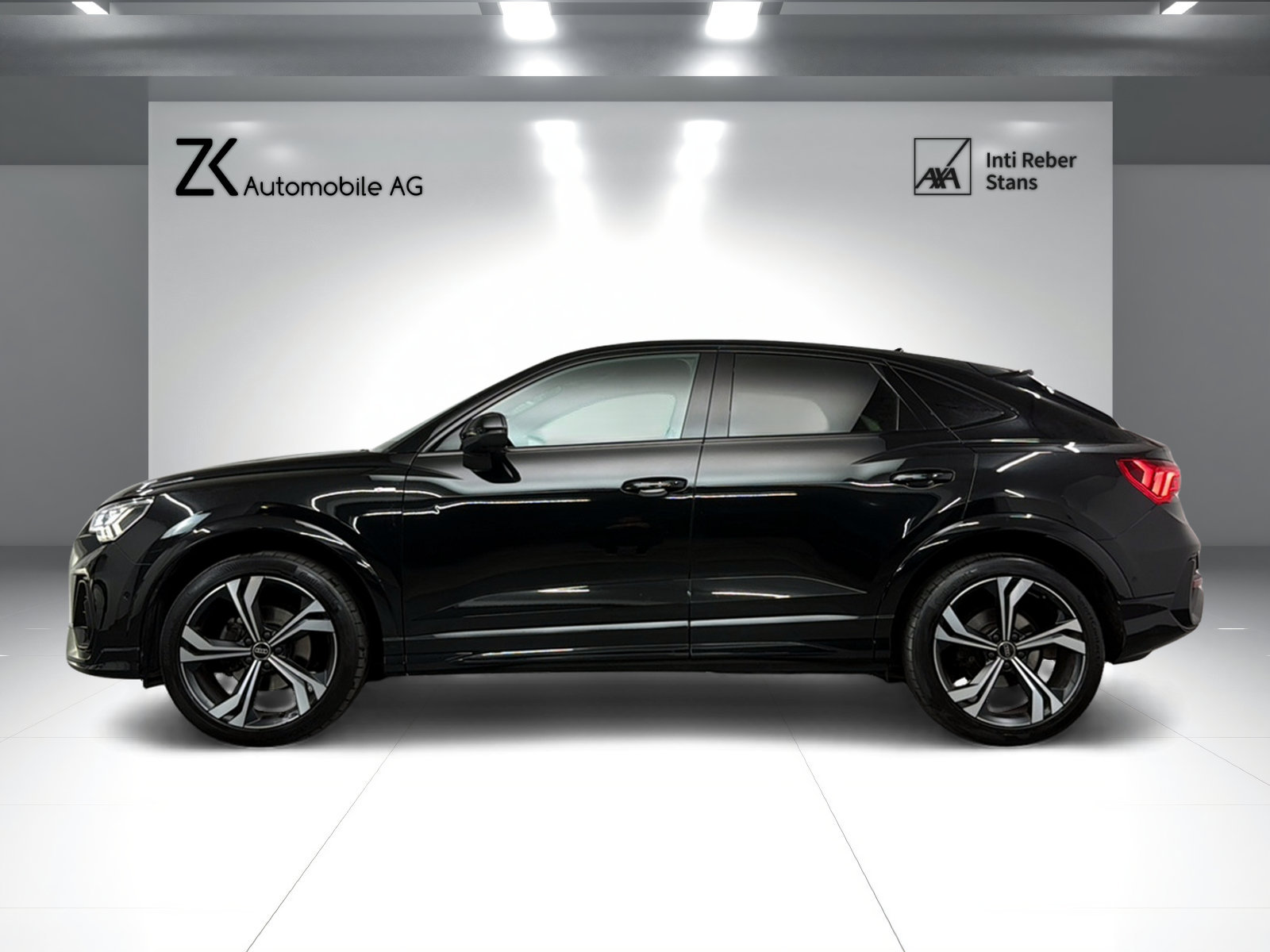 AUDI Q3 Sportback 35 TFSI S Line Midnight Black Attraction S, Mild-Hybrid Petrol/Electric, Second hand / Used, Automatic - 3