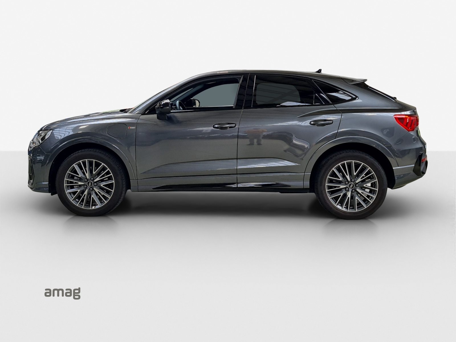 AUDI Q3 Sportback 45 TFSI e S line, Hybride Intégral Essence/Électricité, Occasion / Utilisé, Automatique - 2