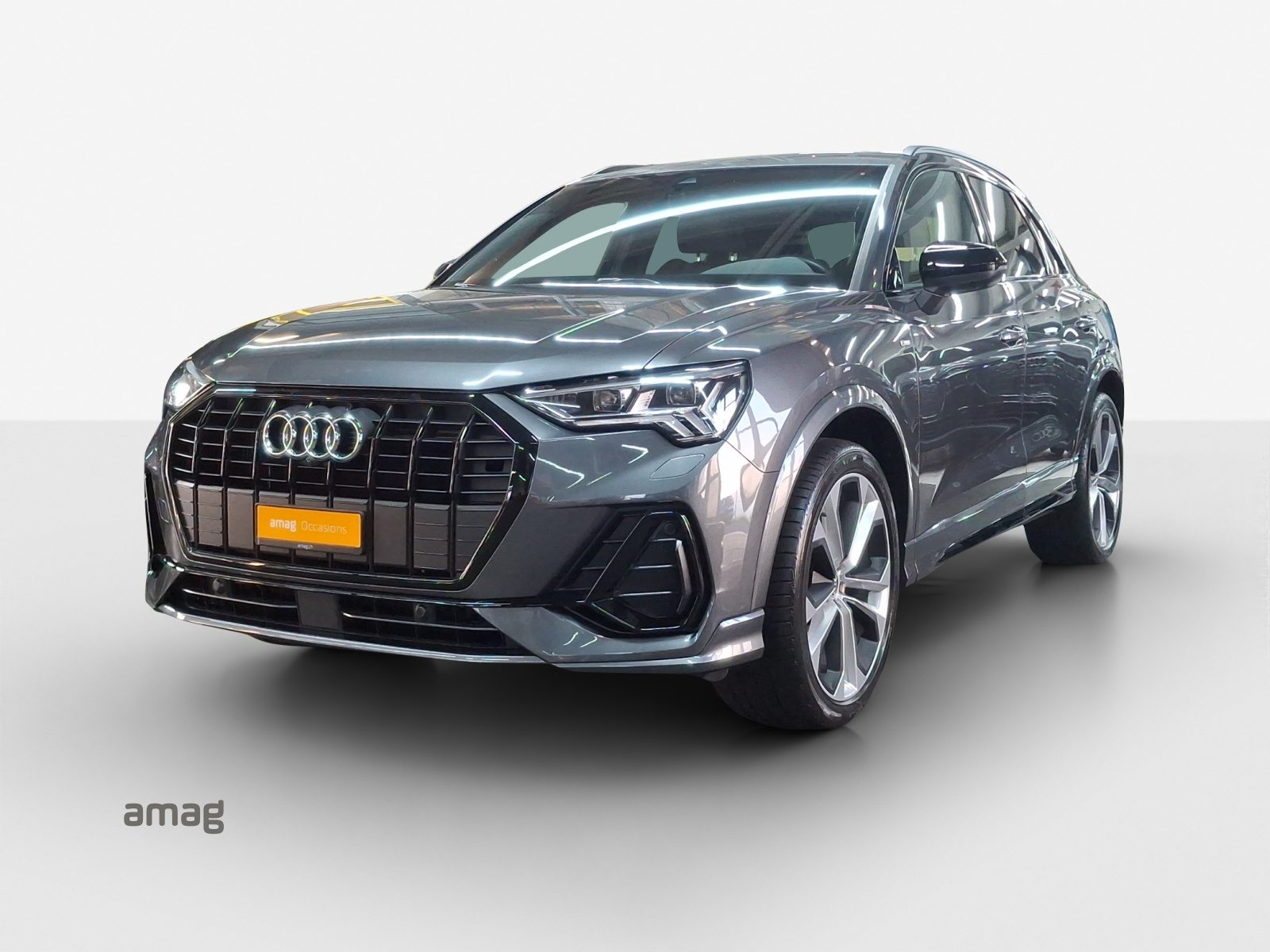 AUDI Q3 40 TFSI S line