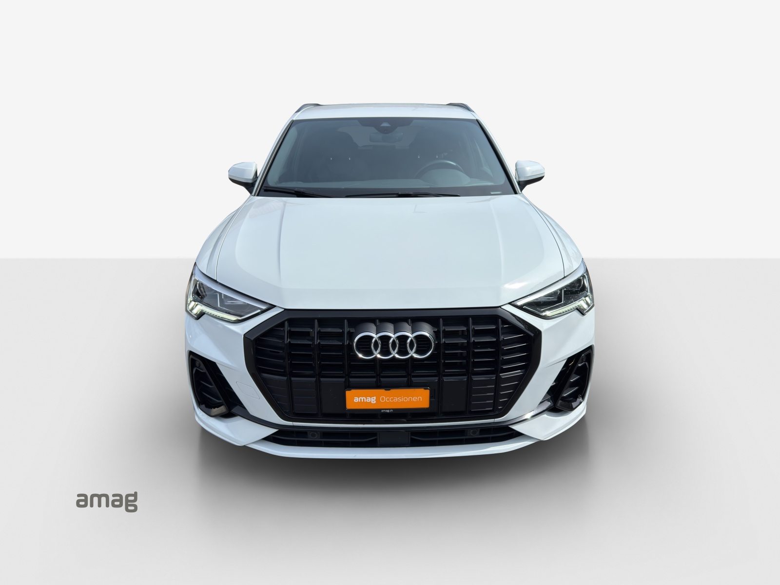 AUDI Q3 35 TFSI S line Attraction, Petrol, Second hand / Used, Automatic - 7