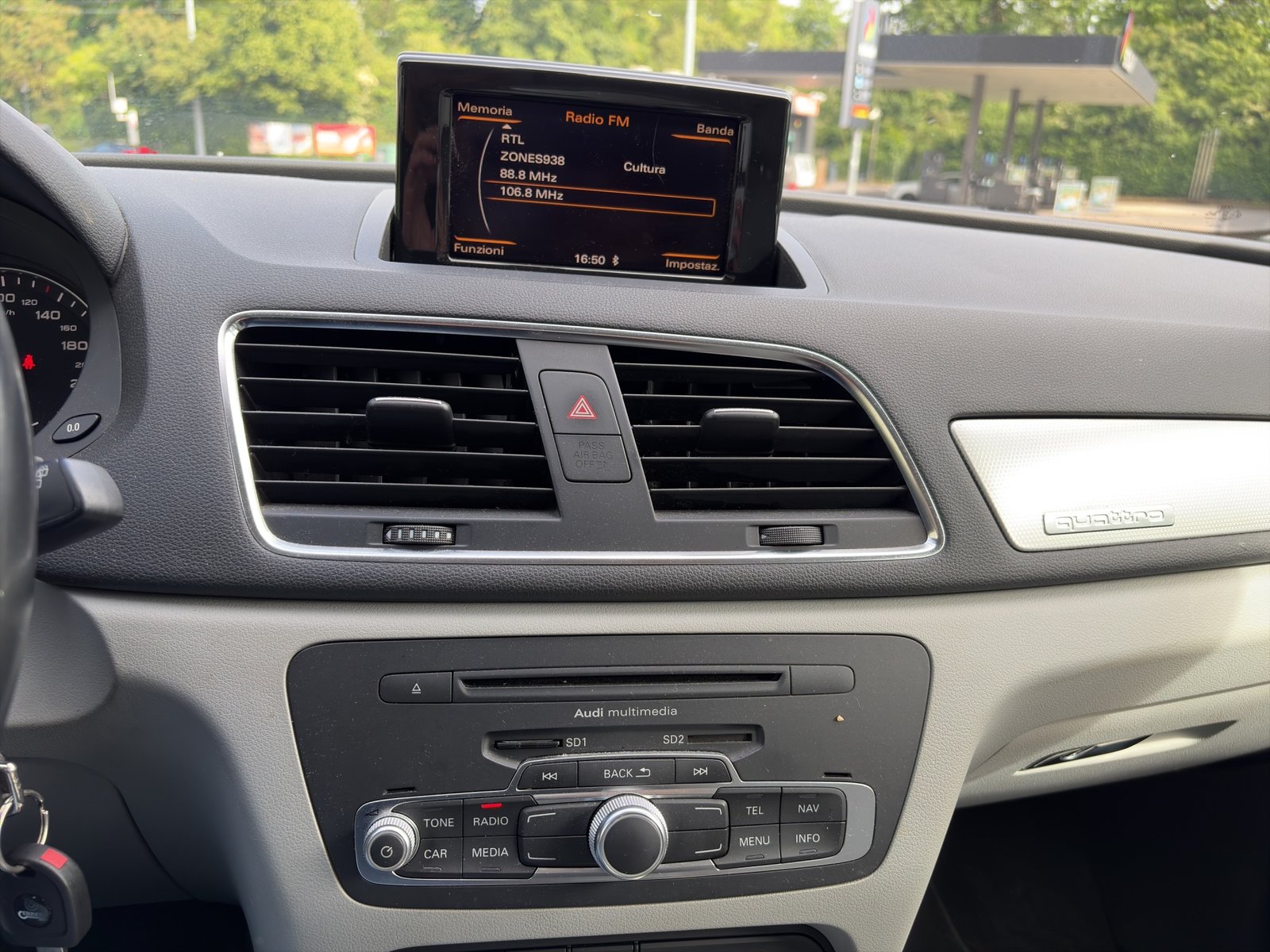 AUDI Q3 2.0 TDI quattro S-tronic, Diesel, Occasion / Utilisé, Automatique - 7
